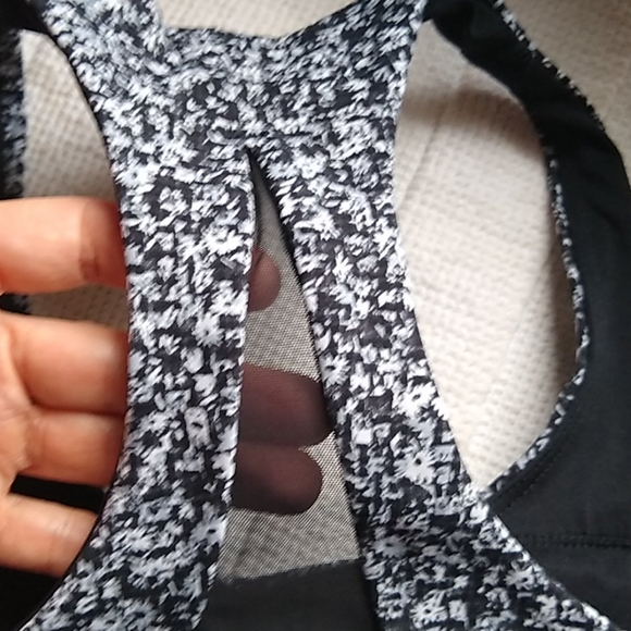 Lululemon Sports Bra - Picture 6 of 7